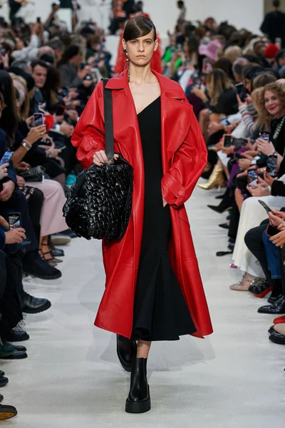 Look 32